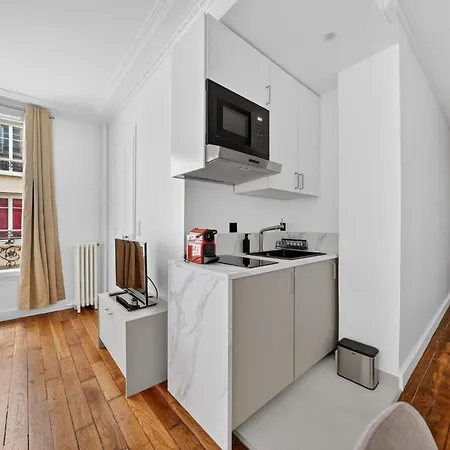 Comfortable In Pariss 17th Arrondissement Paris
